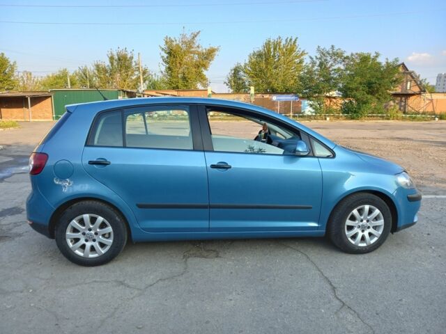 Синий Фольксваген Гольф Плюс, объемом двигателя 1.6 л и пробегом 245 тыс. км за 5899 $, фото 7 на Automoto.ua