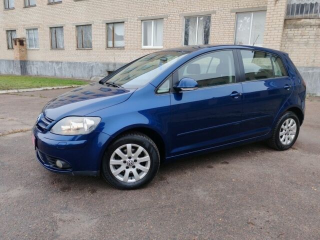 Синий Фольксваген Гольф Плюс, объемом двигателя 1.6 л и пробегом 172 тыс. км за 6200 $, фото 2 на Automoto.ua