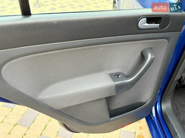 Синий Фольксваген Гольф Плюс, объемом двигателя 1.6 л и пробегом 202 тыс. км за 5900 $, фото 83 на Automoto.ua