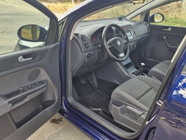 Синий Фольксваген Гольф Плюс, объемом двигателя 1.4 л и пробегом 269 тыс. км за 5900 $, фото 12 на Automoto.ua