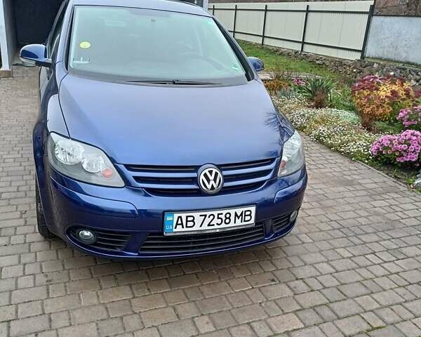 Синий Фольксваген Гольф Плюс, объемом двигателя 1.6 л и пробегом 156 тыс. км за 6300 $, фото 2 на Automoto.ua