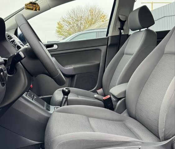 Синий Фольксваген Гольф Плюс, объемом двигателя 1.6 л и пробегом 243 тыс. км за 6500 $, фото 11 на Automoto.ua