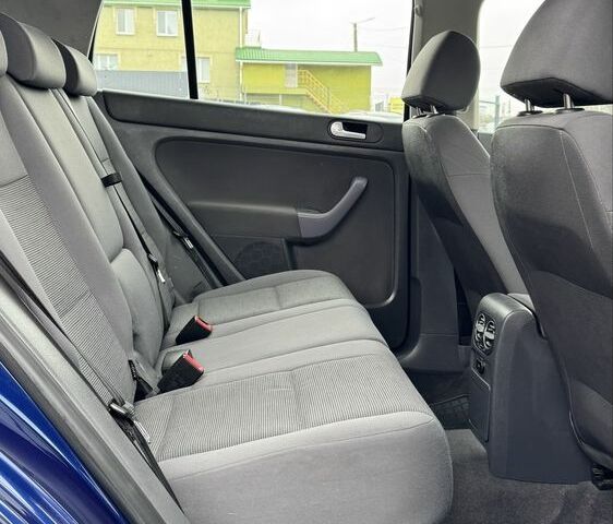 Синий Фольксваген Гольф Плюс, объемом двигателя 1.6 л и пробегом 243 тыс. км за 6500 $, фото 16 на Automoto.ua