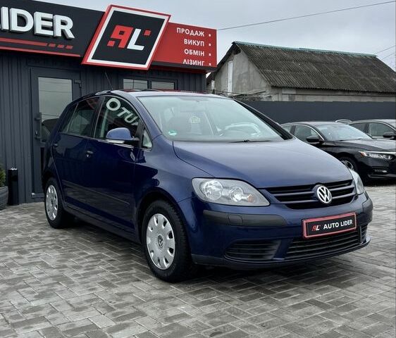 Синий Фольксваген Гольф Плюс, объемом двигателя 1.6 л и пробегом 243 тыс. км за 6500 $, фото 1 на Automoto.ua