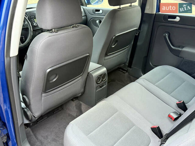 Синий Фольксваген Гольф Плюс, объемом двигателя 1.6 л и пробегом 204 тыс. км за 5600 $, фото 51 на Automoto.ua