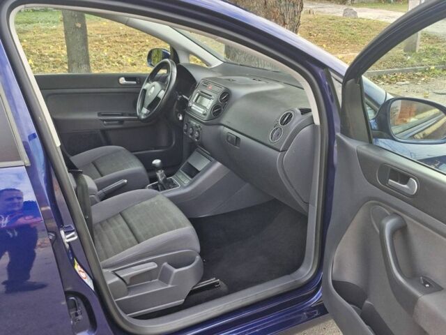 Синий Фольксваген Гольф Плюс, объемом двигателя 1.4 л и пробегом 269 тыс. км за 5900 $, фото 15 на Automoto.ua