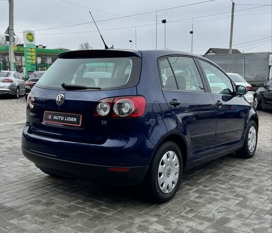 Синий Фольксваген Гольф Плюс, объемом двигателя 1.6 л и пробегом 243 тыс. км за 6500 $, фото 3 на Automoto.ua