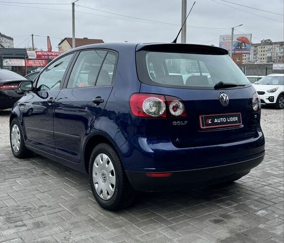 Синий Фольксваген Гольф Плюс, объемом двигателя 1.6 л и пробегом 243 тыс. км за 6500 $, фото 6 на Automoto.ua