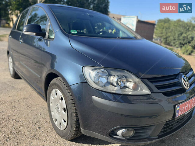 Синій Фольксваген Golf Plus, об'ємом двигуна 1.4 л та пробігом 246 тис. км за 6000 $, фото 4 на Automoto.ua