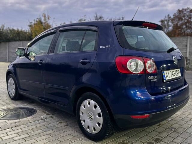 Синий Фольксваген Гольф Плюс, объемом двигателя 1.6 л и пробегом 238 тыс. км за 5800 $, фото 2 на Automoto.ua