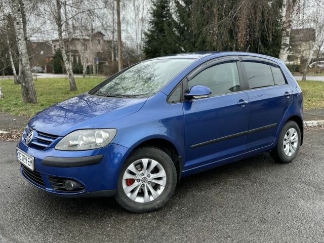 Синий Фольксваген Гольф Плюс, объемом двигателя 1.6 л и пробегом 303 тыс. км за 5350 $, фото 2 на Automoto.ua