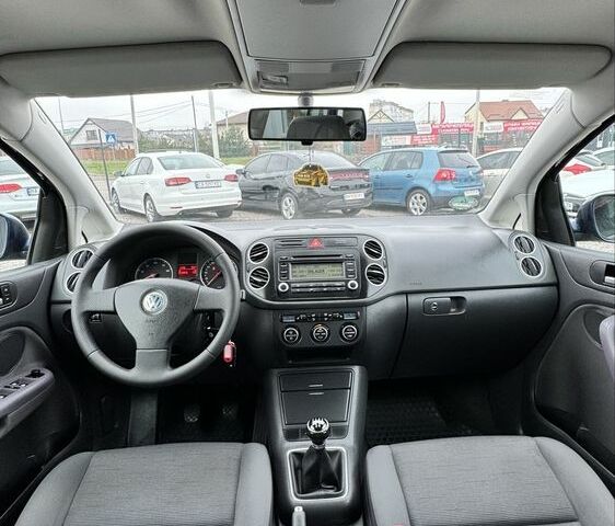 Синий Фольксваген Гольф Плюс, объемом двигателя 1.6 л и пробегом 243 тыс. км за 6500 $, фото 15 на Automoto.ua