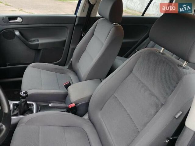 Синий Фольксваген Гольф Плюс, объемом двигателя 1.6 л и пробегом 172 тыс. км за 6200 $, фото 24 на Automoto.ua