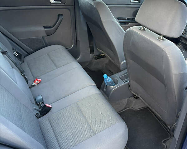 Синій Фольксваген Golf Plus, об'ємом двигуна 1.6 л та пробігом 212 тис. км за 6300 $, фото 11 на Automoto.ua