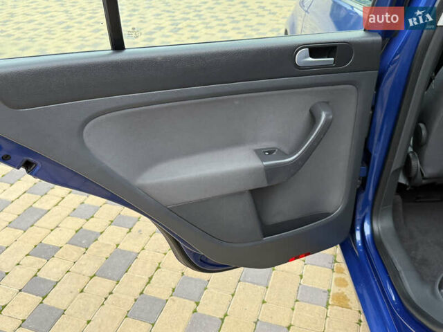 Синий Фольксваген Гольф Плюс, объемом двигателя 1.6 л и пробегом 202 тыс. км за 5900 $, фото 72 на Automoto.ua