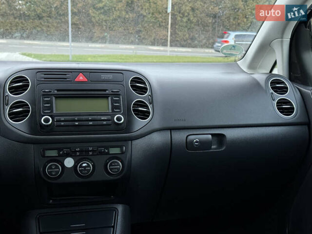 Синий Фольксваген Гольф Плюс, объемом двигателя 1.4 л и пробегом 172 тыс. км за 4999 $, фото 22 на Automoto.ua