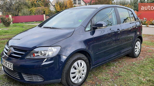 Синий Фольксваген Гольф Плюс, объемом двигателя 1.6 л и пробегом 207 тыс. км за 5350 $, фото 4 на Automoto.ua