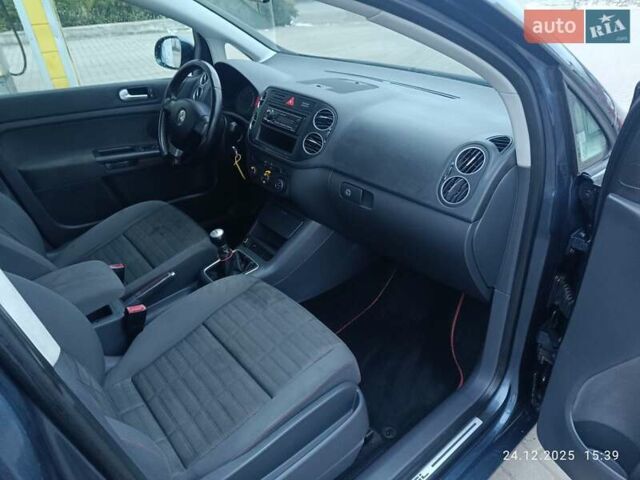 Синий Фольксваген Гольф Плюс, объемом двигателя 1.6 л и пробегом 154 тыс. км за 6999 $, фото 10 на Automoto.ua