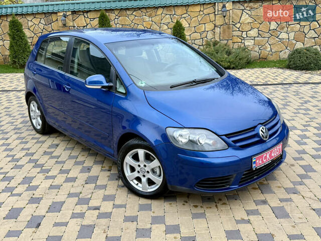 Синий Фольксваген Гольф Плюс, объемом двигателя 1.6 л и пробегом 202 тыс. км за 5900 $, фото 2 на Automoto.ua