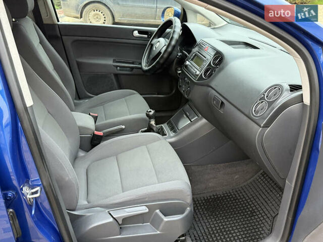 Синий Фольксваген Гольф Плюс, объемом двигателя 1.6 л и пробегом 202 тыс. км за 5900 $, фото 52 на Automoto.ua