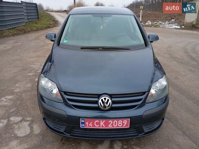Синий Фольксваген Гольф Плюс, объемом двигателя 1.6 л и пробегом 225 тыс. км за 5550 $, фото 7 на Automoto.ua