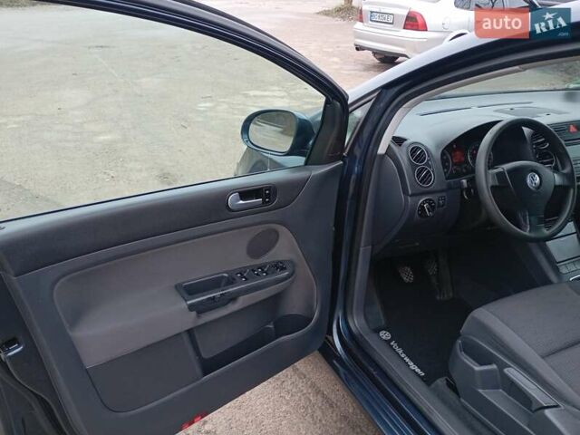 Синий Фольксваген Гольф Плюс, объемом двигателя 1.6 л и пробегом 225 тыс. км за 5550 $, фото 13 на Automoto.ua