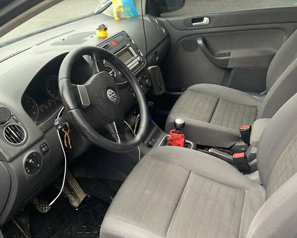 Синий Фольксваген Гольф Плюс, объемом двигателя 1.4 л и пробегом 350 тыс. км за 4750 $, фото 9 на Automoto.ua