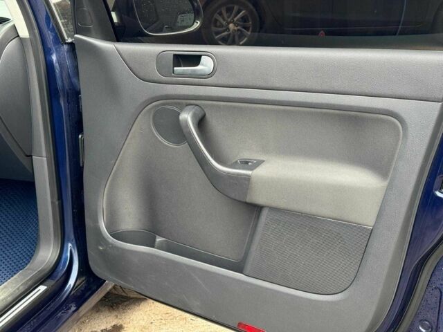 Синій Фольксваген Golf Plus, об'ємом двигуна 1.4 л та пробігом 139 тис. км за 5840 $, фото 20 на Automoto.ua