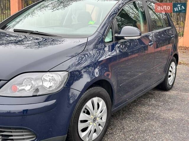 Синий Фольксваген Гольф Плюс, объемом двигателя 1.6 л и пробегом 207 тыс. км за 6200 $, фото 5 на Automoto.ua