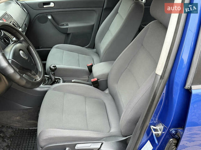 Синий Фольксваген Гольф Плюс, объемом двигателя 1.6 л и пробегом 202 тыс. км за 5900 $, фото 65 на Automoto.ua