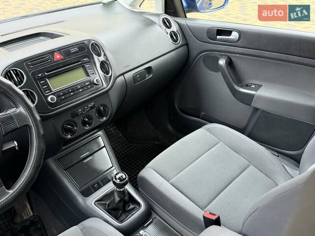 Синий Фольксваген Гольф Плюс, объемом двигателя 1.6 л и пробегом 202 тыс. км за 5900 $, фото 69 на Automoto.ua