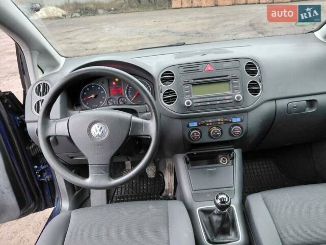 Синій Фольксваген Golf Plus, об'ємом двигуна 1.6 л та пробігом 177 тис. км за 5200 $, фото 7 на Automoto.ua