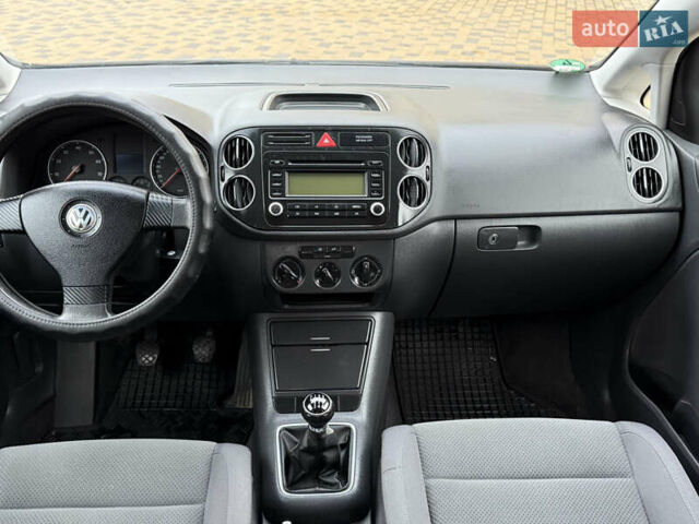 Синій Фольксваген Golf Plus, об'ємом двигуна 1.6 л та пробігом 202 тис. км за 5750 $, фото 24 на Automoto.ua