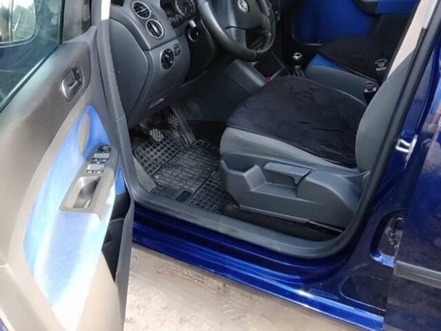 Синій Фольксваген Golf Plus, об'ємом двигуна 1.6 л та пробігом 300 тис. км за 5500 $, фото 19 на Automoto.ua