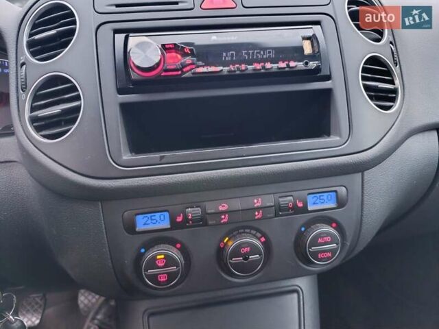 Синий Фольксваген Гольф Плюс, объемом двигателя 1.6 л и пробегом 260 тыс. км за 5399 $, фото 30 на Automoto.ua