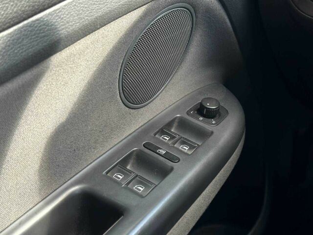 Синий Фольксваген Гольф Плюс, объемом двигателя 1.6 л и пробегом 191 тыс. км за 5490 $, фото 15 на Automoto.ua