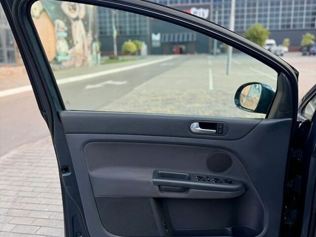 Синій Фольксваген Golf Plus, об'ємом двигуна 1.6 л та пробігом 238 тис. км за 7400 $, фото 39 на Automoto.ua