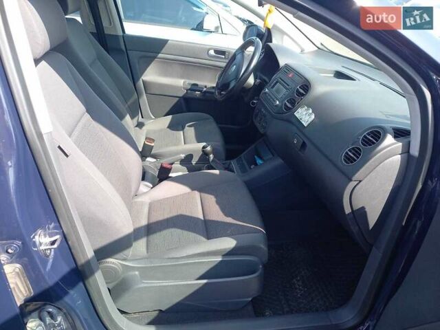 Синій Фольксваген Golf Plus, об'ємом двигуна 1.6 л та пробігом 194 тис. км за 5800 $, фото 19 на Automoto.ua