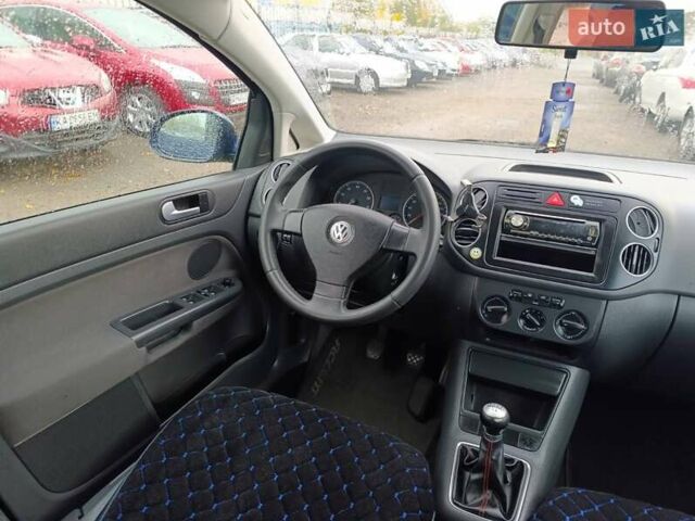 Фольксваген Гольф Плюс 2006 в Николаеве на Automoto.ua Синий Фольксваген Гольф Плюс, объемом двигателя 1.39 л и пробегом 251 тыс. км за 5999 $, фото 9 на Automoto.ua