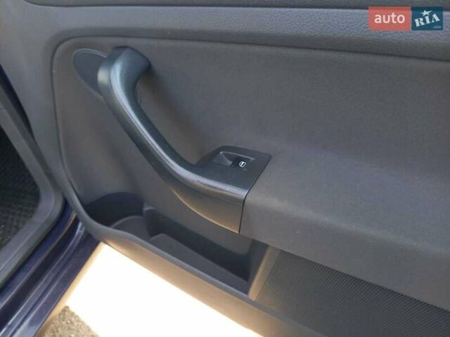 Синій Фольксваген Golf Plus, об'ємом двигуна 1.6 л та пробігом 194 тис. км за 5800 $, фото 22 на Automoto.ua