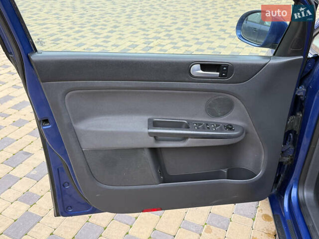 Синий Фольксваген Гольф Плюс, объемом двигателя 1.6 л и пробегом 202 тыс. км за 5900 $, фото 87 на Automoto.ua
