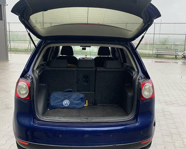 Синий Фольксваген Гольф Плюс, объемом двигателя 1.4 л и пробегом 350 тыс. км за 4750 $, фото 11 на Automoto.ua