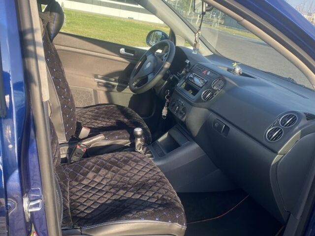 Синий Фольксваген Гольф Плюс, объемом двигателя 1.4 л и пробегом 250 тыс. км за 5000 $, фото 5 на Automoto.ua