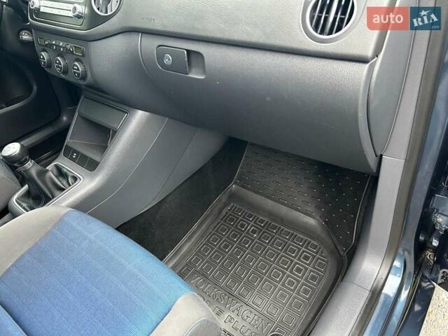 Синий Фольксваген Гольф Плюс, объемом двигателя 1.9 л и пробегом 223 тыс. км за 8200 $, фото 25 на Automoto.ua