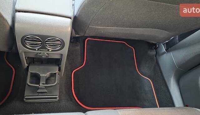 Синий Фольксваген Гольф Плюс, объемом двигателя 1.6 л и пробегом 260 тыс. км за 7500 $, фото 10 на Automoto.ua