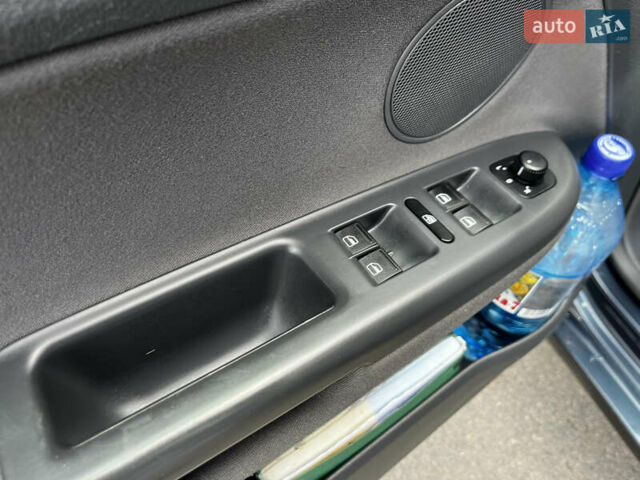 Синий Фольксваген Гольф Плюс, объемом двигателя 1.6 л и пробегом 167 тыс. км за 6300 $, фото 26 на Automoto.ua