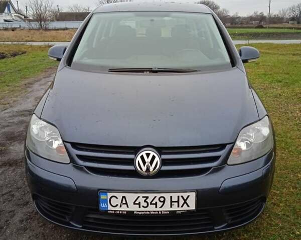 Синий Фольксваген Гольф Плюс, объемом двигателя 1.4 л и пробегом 250 тыс. км за 6400 $, фото 6 на Automoto.ua