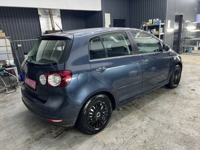 Синий Фольксваген Гольф Плюс, объемом двигателя 1.6 л и пробегом 220 тыс. км за 5700 $, фото 3 на Automoto.ua