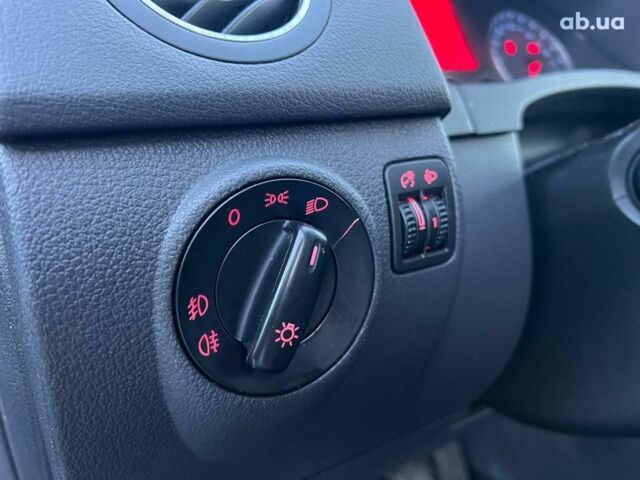 Синий Фольксваген Гольф Плюс, объемом двигателя 1.4 л и пробегом 170 тыс. км за 5290 $, фото 19 на Automoto.ua