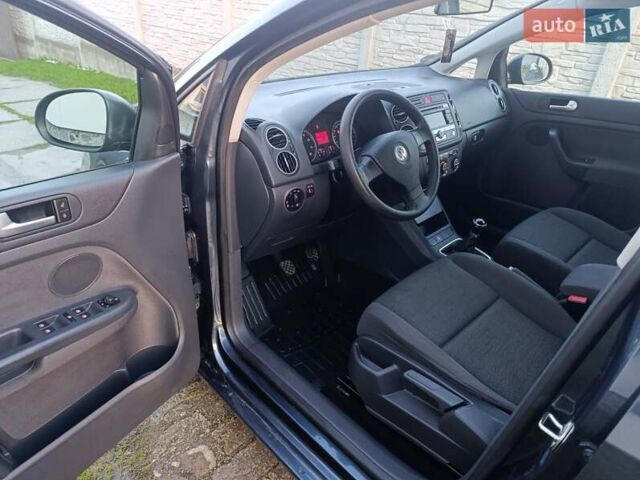 Синий Фольксваген Гольф Плюс, объемом двигателя 1.6 л и пробегом 162 тыс. км за 6500 $, фото 16 на Automoto.ua